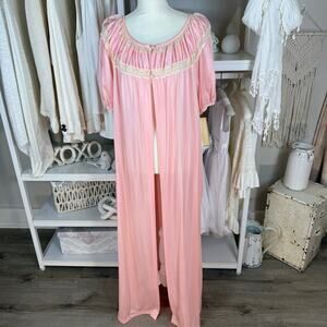 Sans Souci vintage sz, medium pink robe; lace, nightgown, soft girl #4108